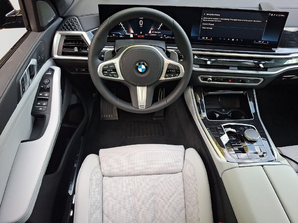 Used 2026 BMW X5 xDrive40i w/ M Sport Package AWD/4WD image 12