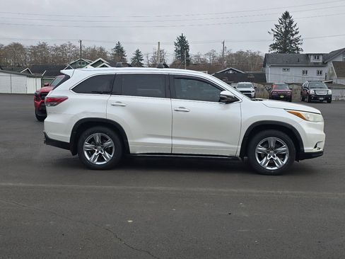 Used 2014 Toyota Highlander Limited Platinum image 7