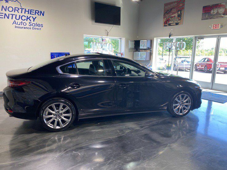 Used 2020 MAZDA MAZDA3 Sedan w/ Premium Package FWD image 2