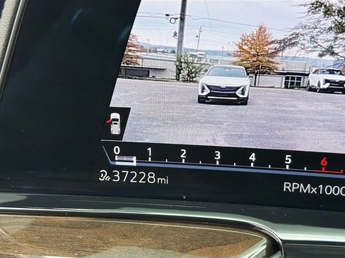 Certified 2024 Cadillac Escalade Premium Luxury Platinum image 9