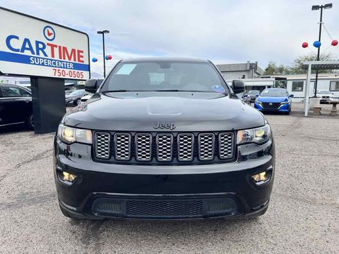 Used 2021 Jeep Grand Cherokee Laredo X image 2