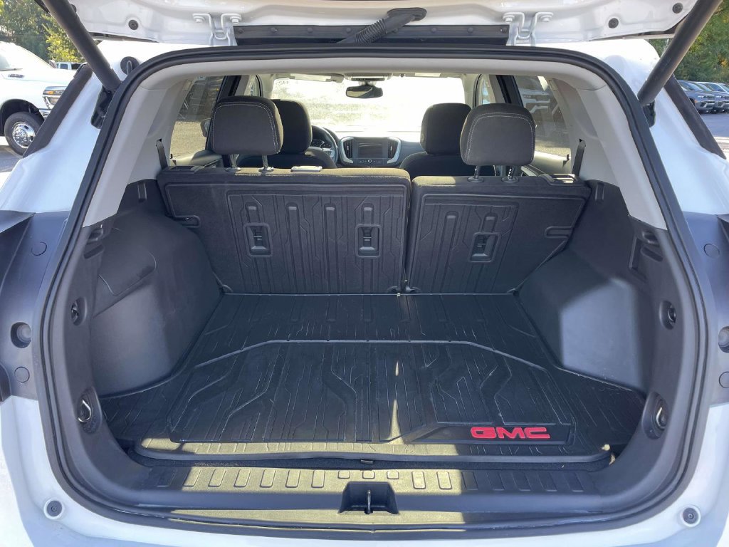 Used 2023 GMC Terrain SLE w/ Driver Convenience Package FWD image 38