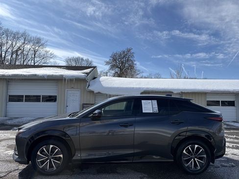 Used 2023 Lexus RZ 450e Premium w/ Accessory Package (2T) image 9