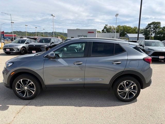Used 2022 Buick Encore GX Select AWD/4WD image 5