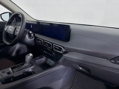 Used 2026 Nissan Sentra SR w/ Floor Mat Package FWD image 29