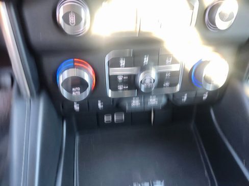 Used 2023 Chevrolet Tahoe LT image 12