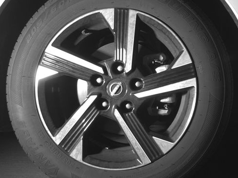 Used 2025 Nissan Sentra SV FWD image 13