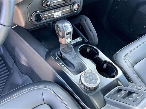 New 2025 Ford Bronco Outer Banks w/ Sasquatch Package image 7