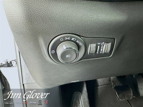 New 2026 Jeep Compass Latitude image 22