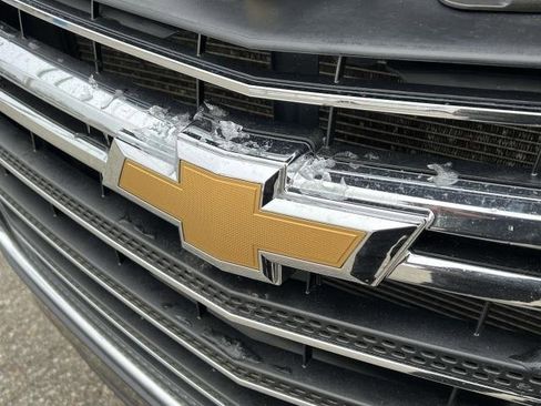 Used 2021 Chevrolet Traverse LT image 10