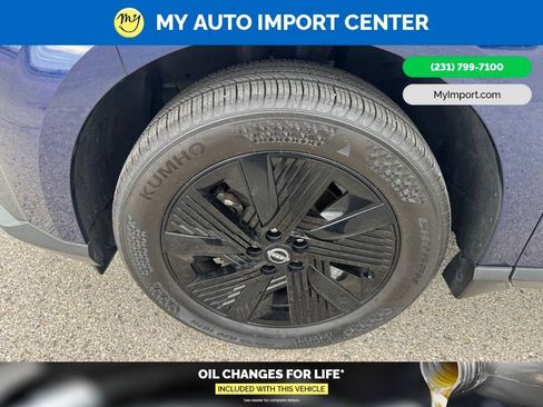 Used 2025 Nissan Murano SV AWD/4WD image 7