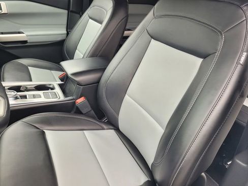 Certified 2023 Ford Explorer XLT w/ Equipment Group 202A image 11