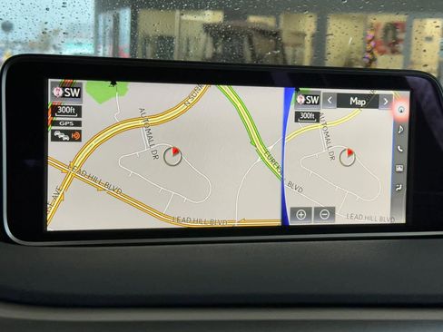 Used 2019 Lexus RX 350L w/ Premium Package image 22