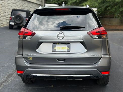Used 2018 Nissan Rogue SV AWD/4WD image 8