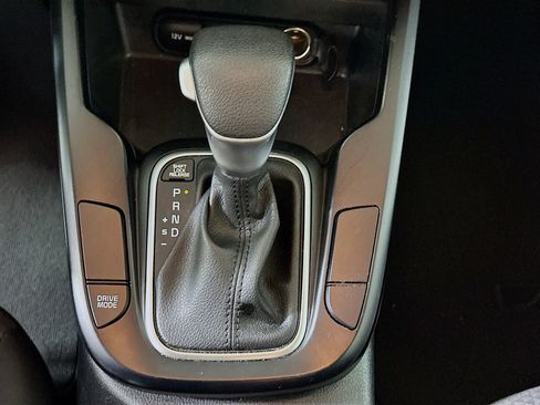 Used 2025 Kia Soul LX w/ LX Technology Package FWD image 24