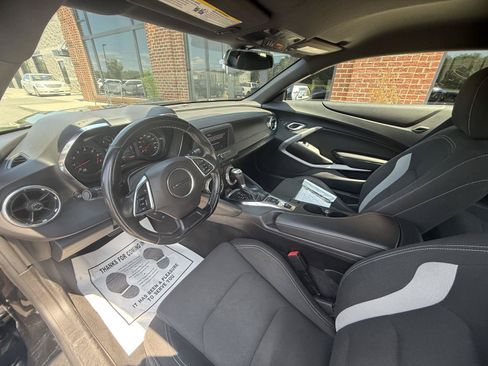 Used 2023 Chevrolet Camaro LT RWD image 13