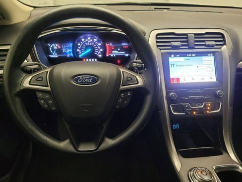 Used 2019 Ford Fusion SE image 22