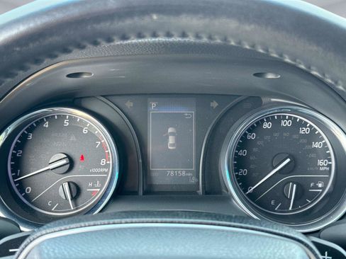 Used 2019 Toyota Camry SE image 28