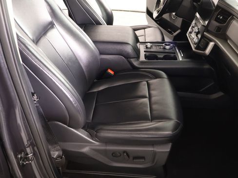 Used 2024 Ford Expedition Max XLT image 15
