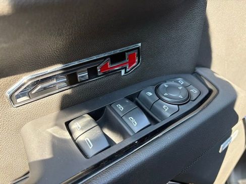 Used 2022 GMC Sierra 1500 AT4 image 16