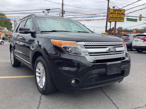 Used 2015 Ford Explorer XLT w/ Equipment Group 202A AWD/4WD image 1