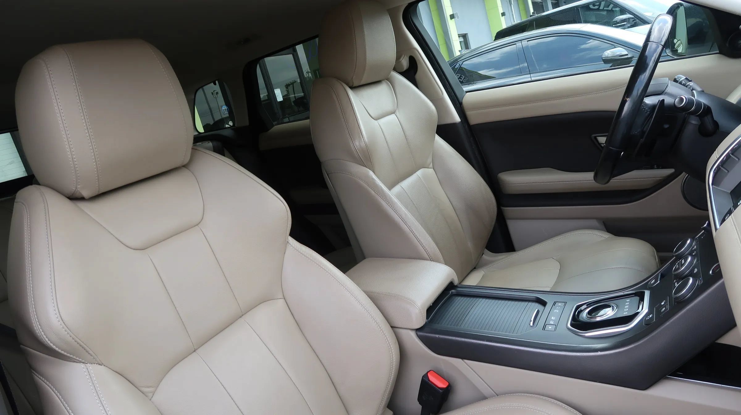 Used 2019 Land Rover Range Rover Evoque AWD/4WD image 27