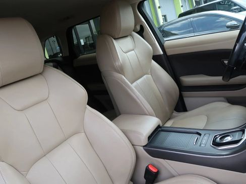Used 2019 Land Rover Range Rover Evoque AWD/4WD image 27