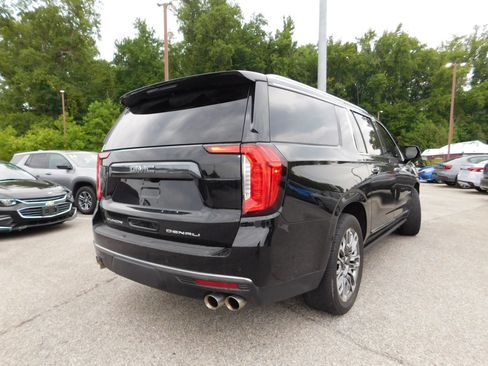 Used 2023 GMC Yukon XL Denali Ultimate AWD/4WD image 6