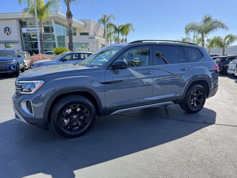 Used 2026 Volkswagen Atlas Peak Edition AWD/4WD image 7