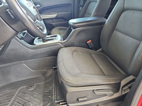 Used 2019 Chevrolet Colorado LT w/ LPO, Premium Interior Package AWD/4WD image 18