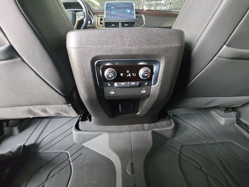 Used 2023 Chevrolet Suburban High Country AWD/4WD image 27