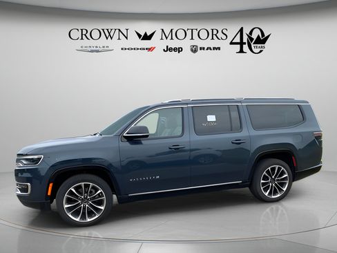 Used 2024 Jeep Wagoneer L Series III w/ Premium Group I AWD/4WD image 9
