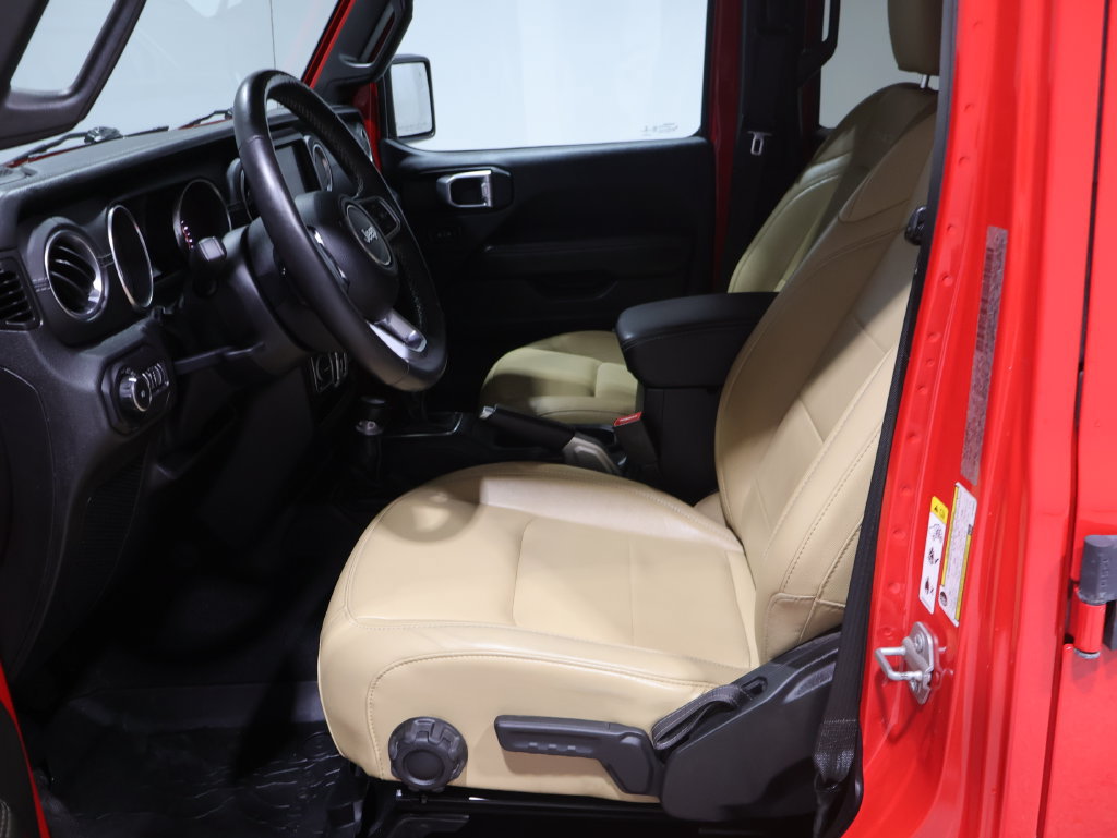 Used 2018 Jeep Wrangler Unlimited Sahara AWD/4WD image 11