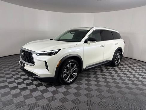 Used 2023 INFINITI QX60 Luxe w/ Cargo Package AWD/4WD image 3