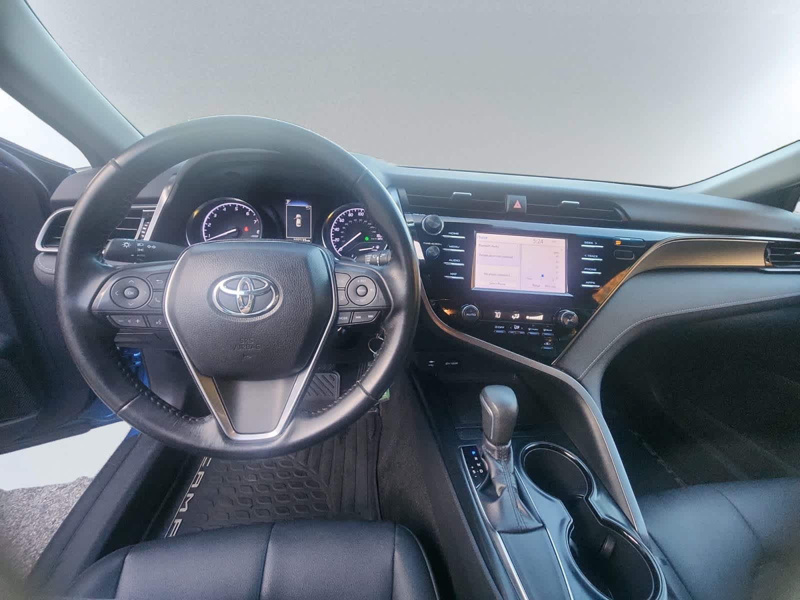 Used 2019 Toyota Camry SE FWD image 6