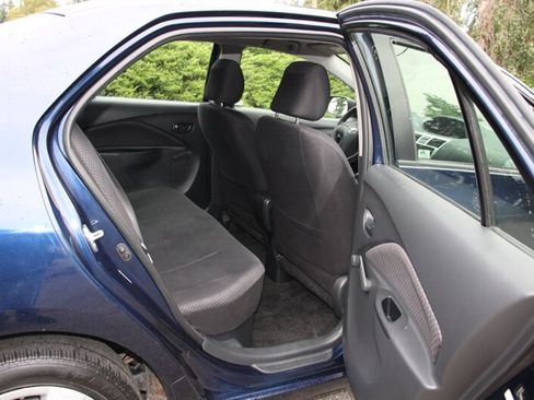 Used 2008 Toyota Yaris Sedan w/ Convenience Pkg FWD image 6