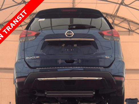Used 2017 Nissan Rogue SL w/ SL Premium Package FWD image 5