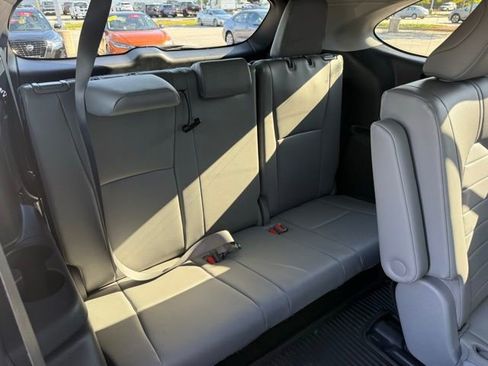 Used 2023 Toyota Highlander XLE image 28