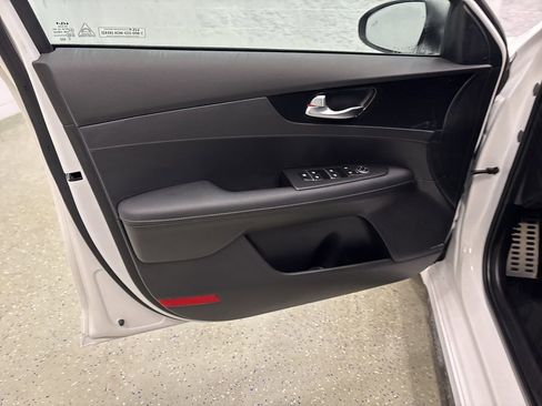 Used 2024 Kia Forte GT-Line w/ GT-Line Premium Package image 13