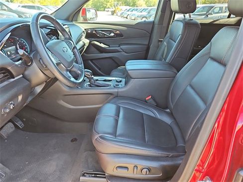 Used 2023 Chevrolet Traverse RS image 17