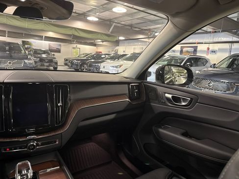 Certified 2023 Volvo XC60 B6 Ultimate w/ Protection Package Premier AWD/4WD image 24