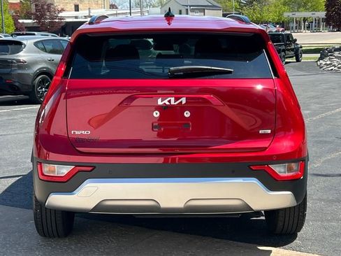 Used 2023 Kia Niro EX FWD image 39