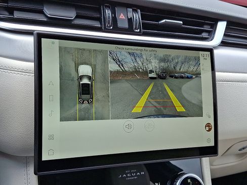 Certified 2025 Jaguar F-PACE R-Dynamic S image 18