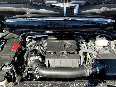 Used 2024 Nissan Frontier Pro-X image 10