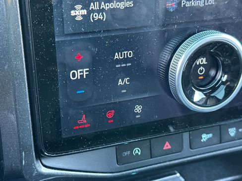 Used 2024 Ford Expedition Limited image 30