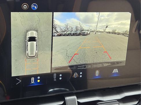 New 2026 Chevrolet Equinox ACTIV w/ Convenience Package III AWD/4WD image 16