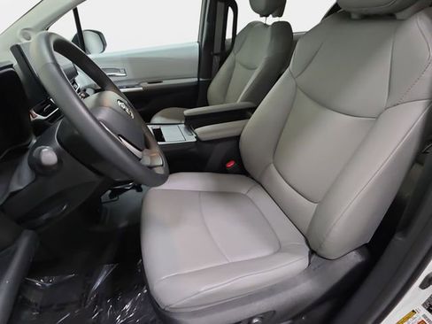 Certified 2025 Toyota Sienna XLE w/ XLE Plus Package AWD/4WD image 11