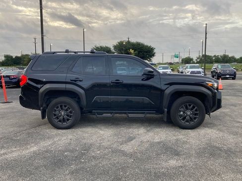Used 2025 Toyota 4Runner SR5 AWD/4WD image 3
