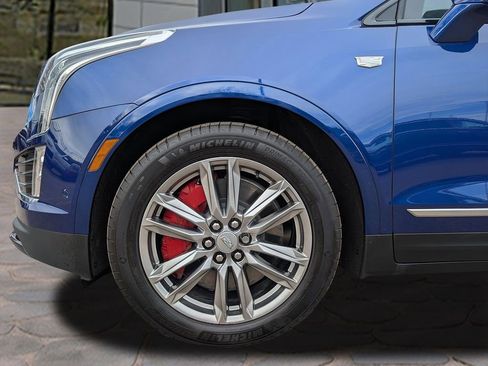 Certified 2025 Cadillac XT5 Sportv w/ Technology Package image 10