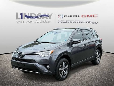 Used 2018 Toyota RAV4 XLE FWD image 6